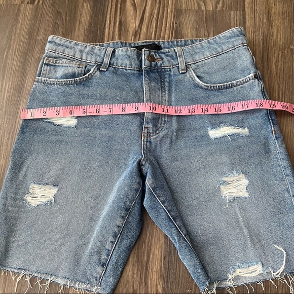 Forever 21 Men NWT Distressed Mid Rise Skinny Jean Shorts - Picture 12 of 13